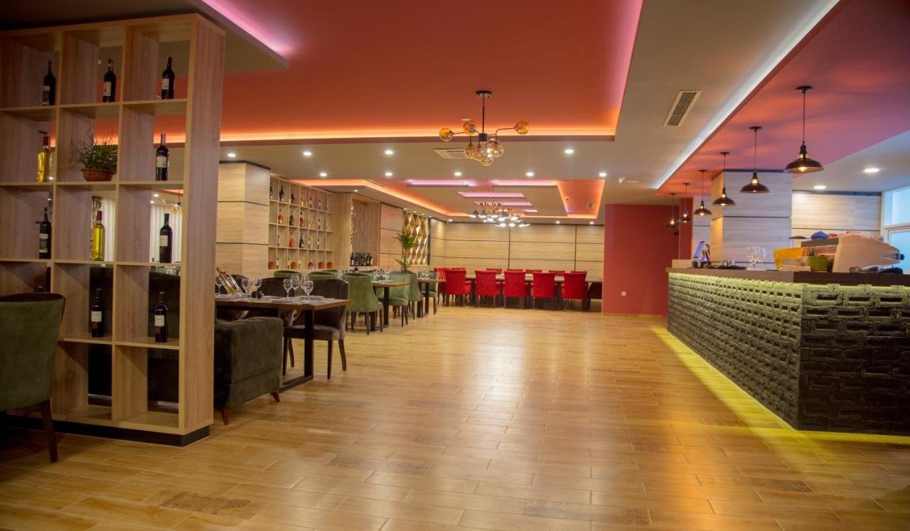Hotel Sonoma Kosovo Polje Esterno foto